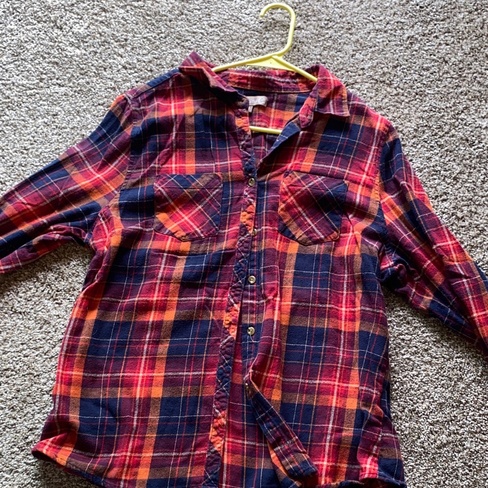 🖤 Mixed Ladies Tops Bundle - Blue, Cream, Red Plaid - Picture 7 of 7